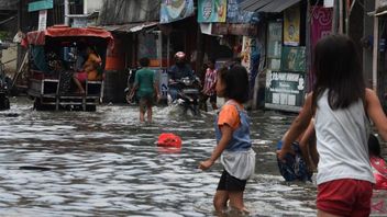 BPBD DKI Tangani Banjir Rob di Pluit dan Marunda Jakut