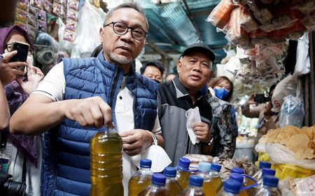 Blusukan ke Pasar Wonokromo Surabaya, Mendag Zulhas: Harga Bahan Pokok Cenderung Turun