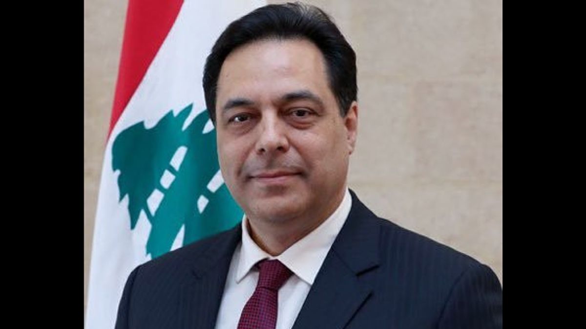 وأثناء استقالته ، شتم رئيس الوزراء اللبناني النخبة السياسية الفاسدة