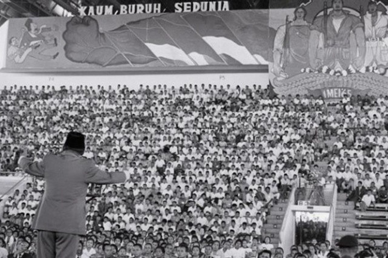 歴史 今日、1965年12月6日:MPRSリーダーシップセッションでのスピーチ、スカルノ大統領は、インドネシア を分割することが証明された場合、PKIを解散することを約束します