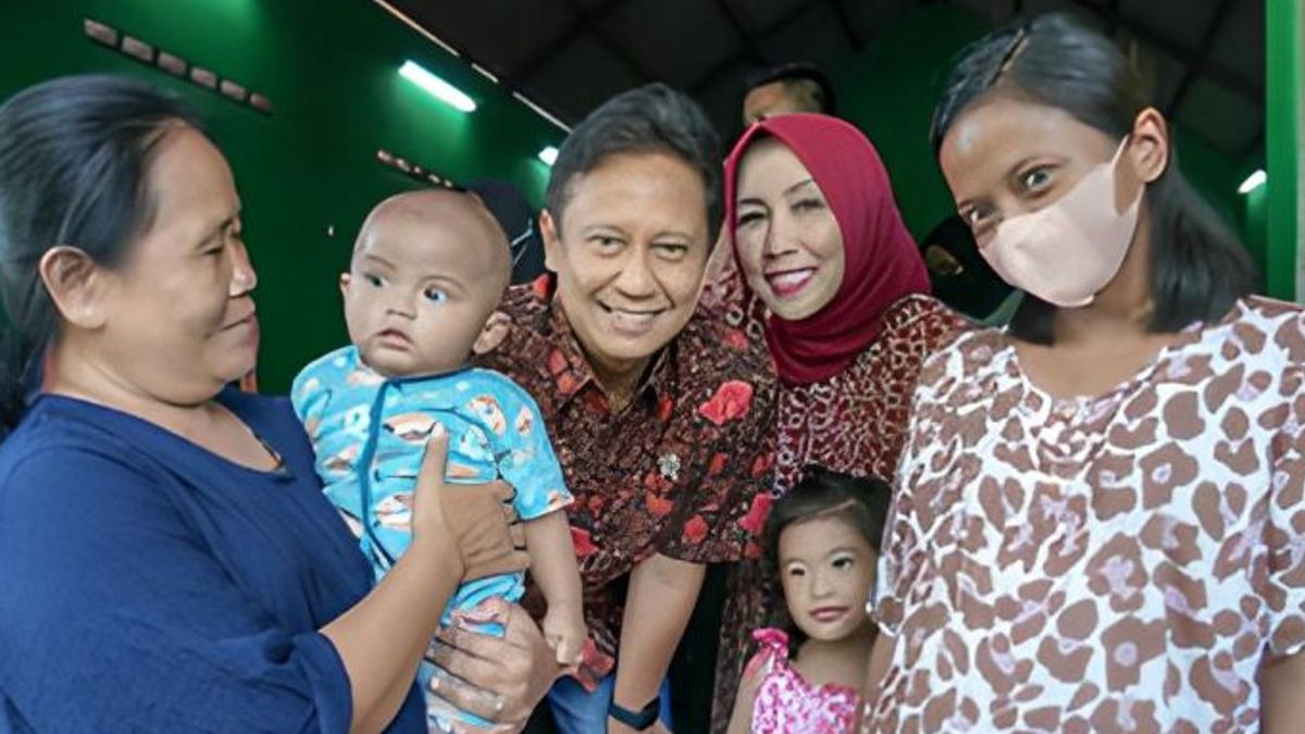 Minister Of Health Budi Ensures That Mother And Child Health Services In Solo Run Well