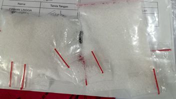 arrestation d'un vendeur de glace de thé poci à Matraman pour avoir capturé une vente de méthamphétamine