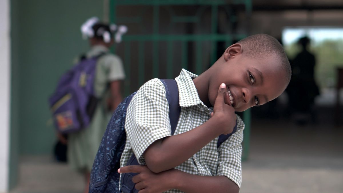 识字率低的国家：博罗博罗阅读，一些国家只有学校很难