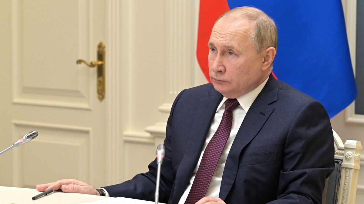 الرئيس بايدن فلاديمير بوتين يوقع مرسوم حظر التصدير والاستيراد