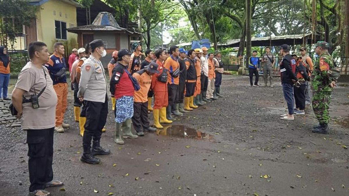 Satu Warga Kota Malang Terseret Arus Sungai Brantas, Ada Saksi Melihat Korban Tiba-tiba Melompat