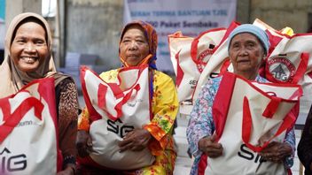 PT Semen Indonesia Salurkan Paket Sembako Senilai Rp1,9 Miliar di Beberapa Provinsi, Salah Satunya di Jatim
