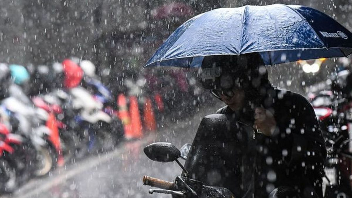 Light Rain Covers Indonesia, Beware of Lightning in Several Areas