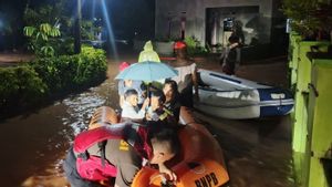 6 Kecamatan di Serang Banten Terendam, BPBD Evakuasi Warga di Tengah Hujan Lebat