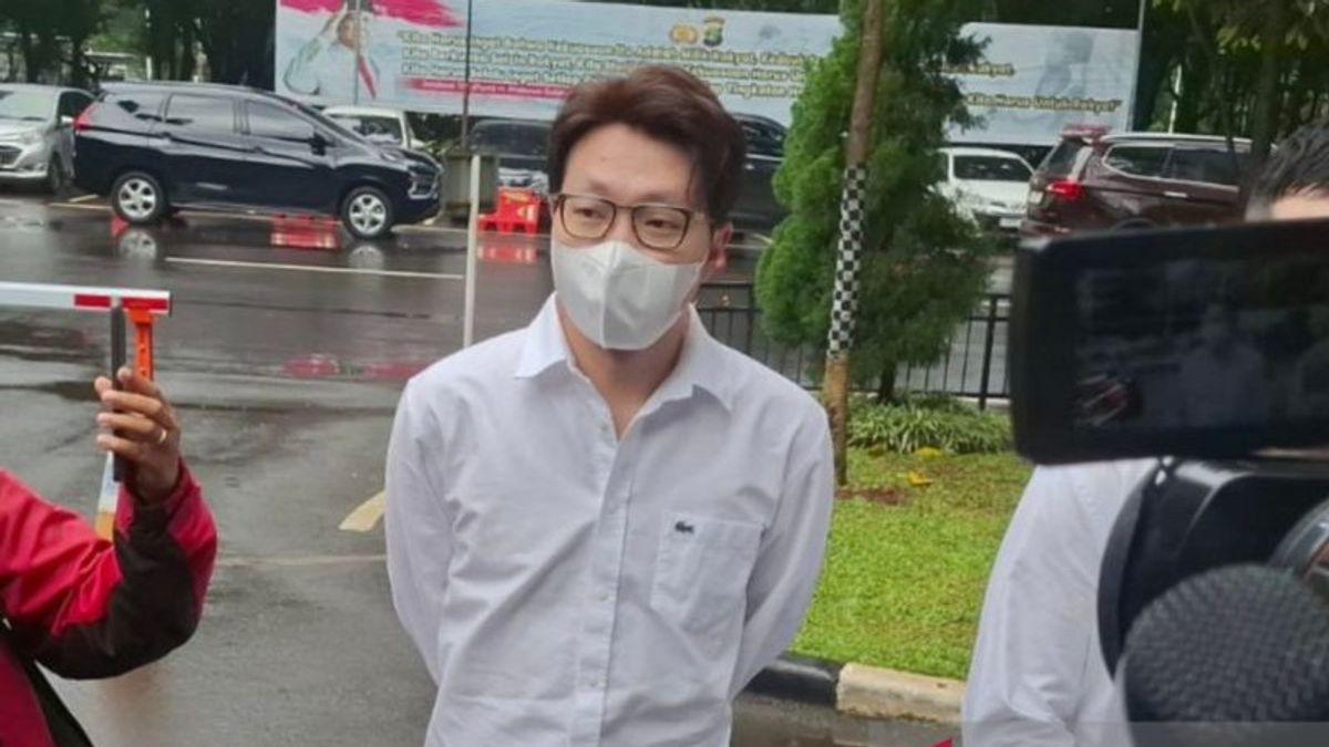 Richard Lee Visits Polda Metro Jaya, Ready to Open Up About the Skincare Case