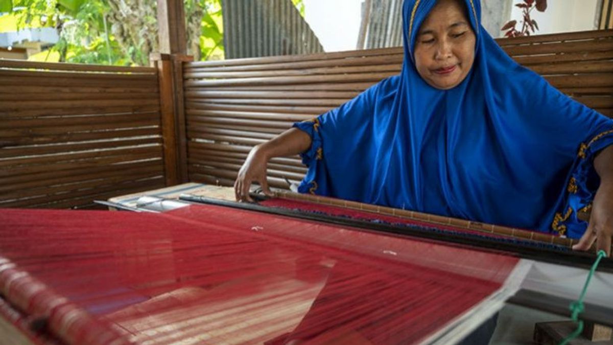 Donggala Woven Fabric Proposed As UNESCO Intangible Cultural Heritage