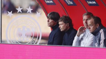 Bierhoff确保低位继续训练德国，尽管被西班牙6-0淘汰