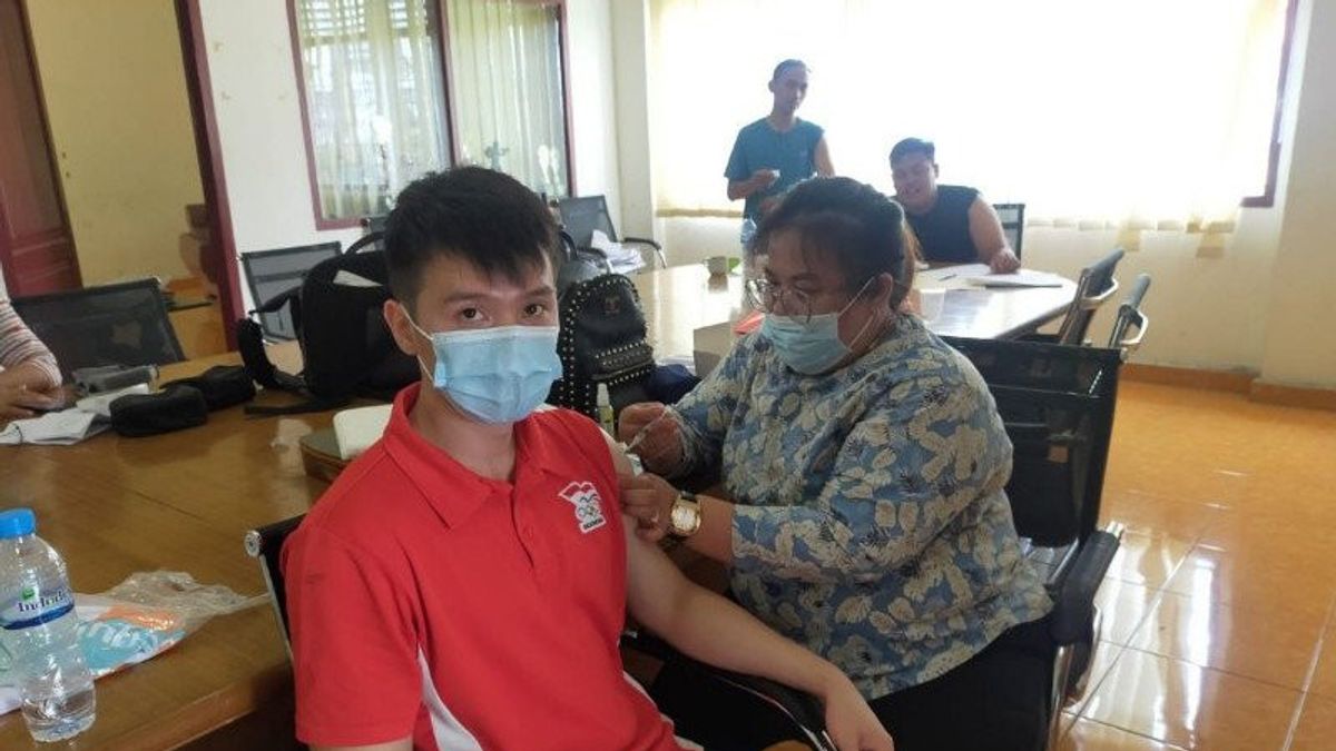 Persiapan PON XX Papua, Atlet Pelatda Sumut Disuntik Vaksin COVID-19