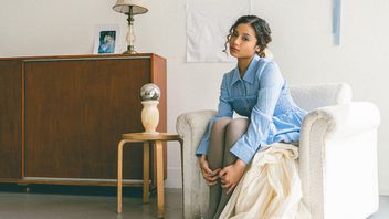 阿拉斯加西拉伊特在歌曲《Good For You》中将高中时代的故事作为灵感