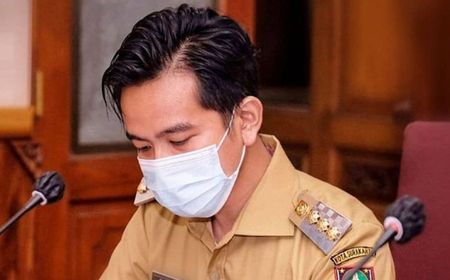 Gibran 'Jokowi' Rakabuming Geram, Warga Gajahan Korban Pungli: Lurah Saya Copot, Jangan Biasakan Tradisi Jelek!