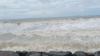 School Holiday Season, Students Are Prohibited From Swimming On The South Coast Of Banten