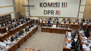 اللجنة الثالثة لمجلس النواب طلبت من الشرطة الوطنية أن تكشف دالانغ عن أعمال الشغب في التجمع في جاكرتا