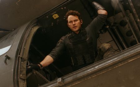 Chris Pratt Bertarung dalam First Look Film The Tomorrow War