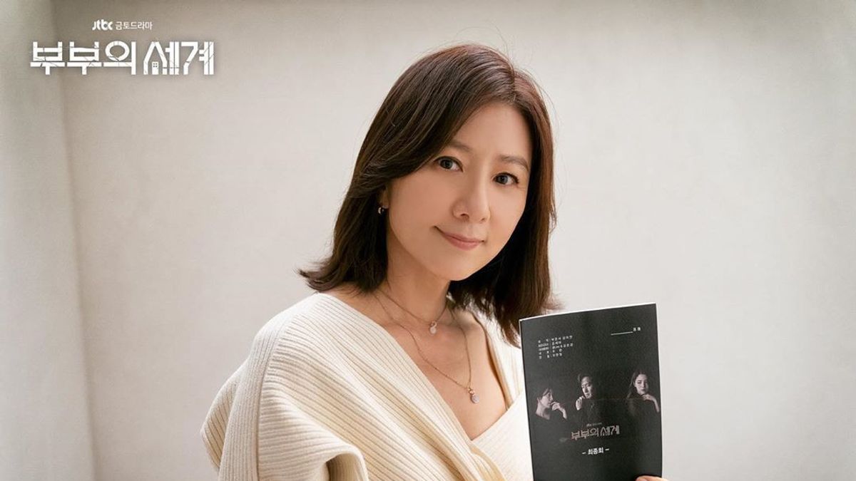 Dibenci dalam Drama, Kim Hee Ae Disayang Pemain <i>The World of the Married</i> di Dunia Nyata