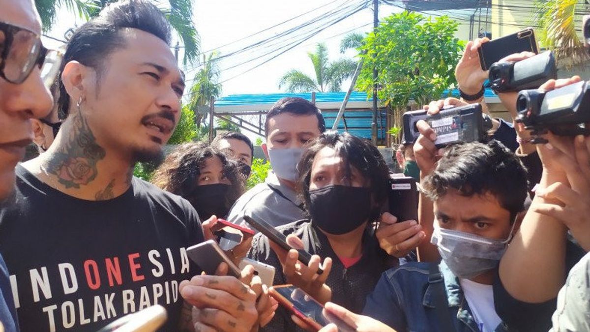 Pengacara Jerinx SID Bayar Denda Rp10 Juta ke Kejari Denpasar