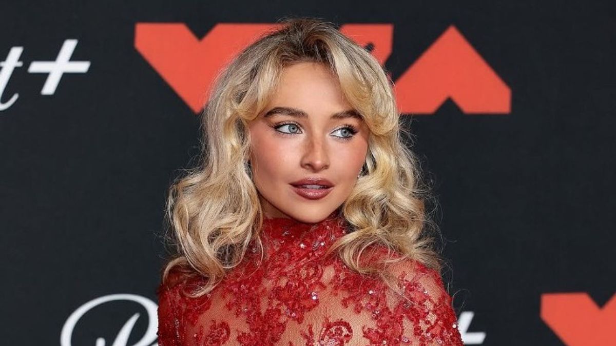 Lewat Tur Konser, Sabrina Carpenter Upayakan Peningkatan Partisipasi Sipil di AS