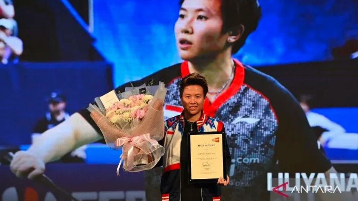 Berita Olahraga: Liliyana Natsir Menerima Penghargaan "Hall of Fame" BWF di Istora