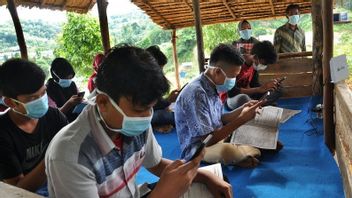 帕卢市46个村庄的居民从Kominfo获得免费上网
