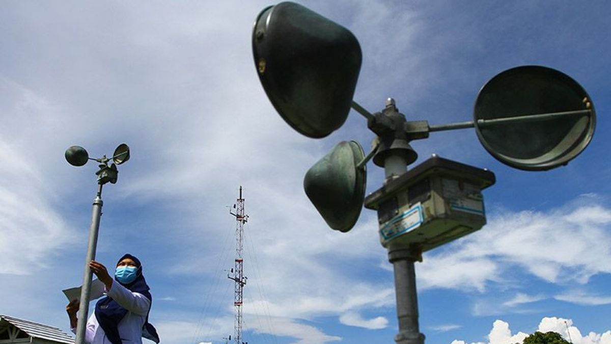 The Black Moon At The End Of May Causes High Tides, People Are Advised Not To Go To Sea