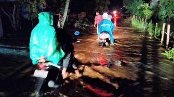 50 سنتيمترا غمرت الفيضانات 9 قرى في منطقة جنوب اتشيه بسبب الامطار الغزيرة منذ يوم أمس