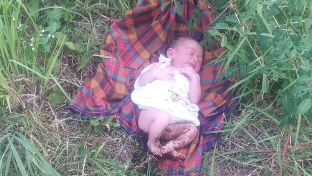 8 Hours Old Baby Boy Found In Empty Land Pondok Aren Tangsel