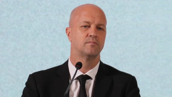 乔迪·克鲁夫(Jordi Cruyff)抵达印尼的第一印象:到处都是足球的激情