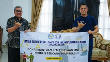 スマトラの災害犠牲者への配慮、ILUNI SMPN 214はパダンに現金支援を提供