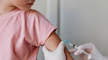 Polio Bisa Menyebabkan Kelumpuhan, Kenali Gejala, Penularan, dan Cara Mencegahnya