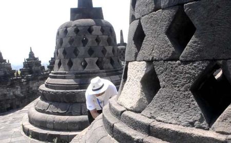 Larang Muslim Wisata ke Candi Borobudur karena Haram, Ustaz Ini Disindir Abu Janda: Kok Panas ke Tempat Ibadah?