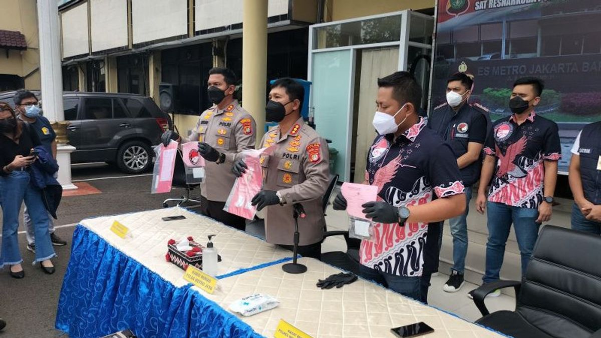Vokalis Sisitipsi Mengaku Minum Kopi Campur Ganja di Salah Satu Kafe Bekasi, Polisi Lakukan Penelusuran