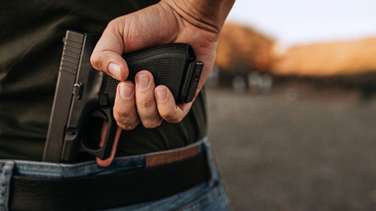 シプタットの住民に拘束されたとされるダクン・サンテットは、自宅に2丁の銃器を保管していた。