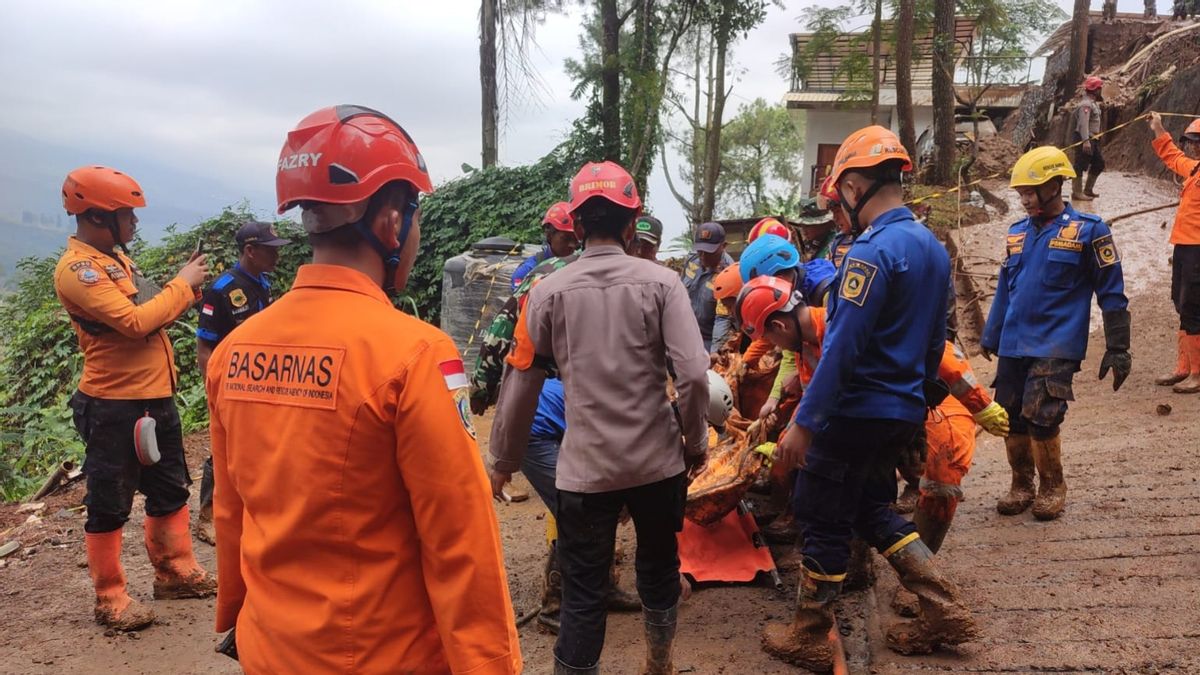 A Pair Of Jakartans Buried In Land Land Land Land In Cisarua Bogor Has Been Found By The SAR Team