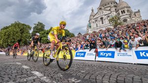 Tadej Pogacar: Sang Predator dan Penguasa Panggung Tour de France