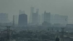 Izin Perusahaan Pelaku Pencemaran Udara Sudah Dicabut, Tapi Warga Marunda Masih Diterpa Debu Hitam Pekat