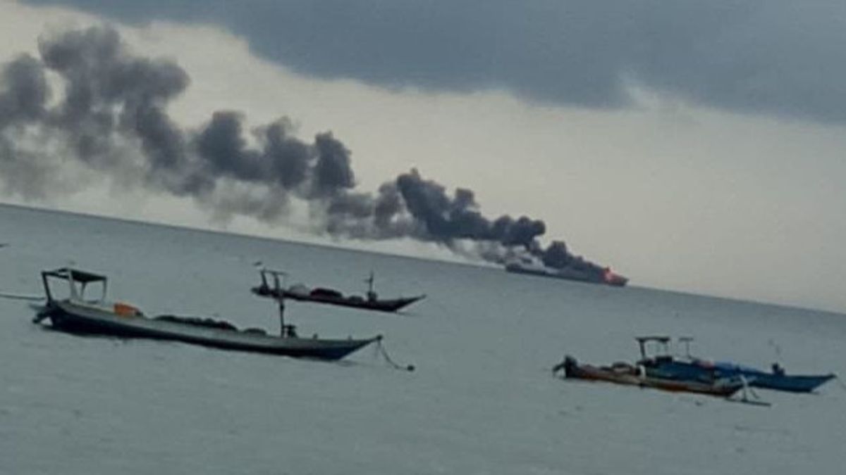 Pertamina Padamkan Kebakaran Kapal Tanker di Mataram Secara Terpadu
