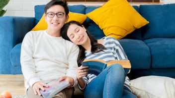 9 Signs Someone Is Really Comfortable With You, Don't Miss It!