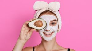 5 Resep Masker Alami yang Cocok untuk Kulit Sensitif dan Berjerawat