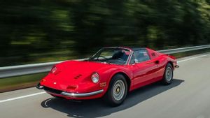 La Ferrari Dino 246 GTS 2022 appartenant à un chanteur chœur à la vente aux enchères