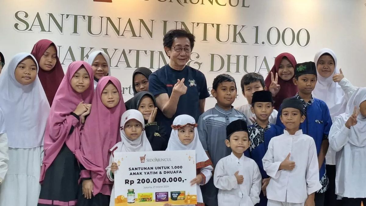 Sharing During Ramadan, Sido Appears To Give Compensation To 1,000 Orphans In Jakarta