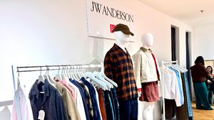 Desainer JW Anderson Suguhkan Nuansa British Modern untuk Koleksi Busana Musim Dingin 2025