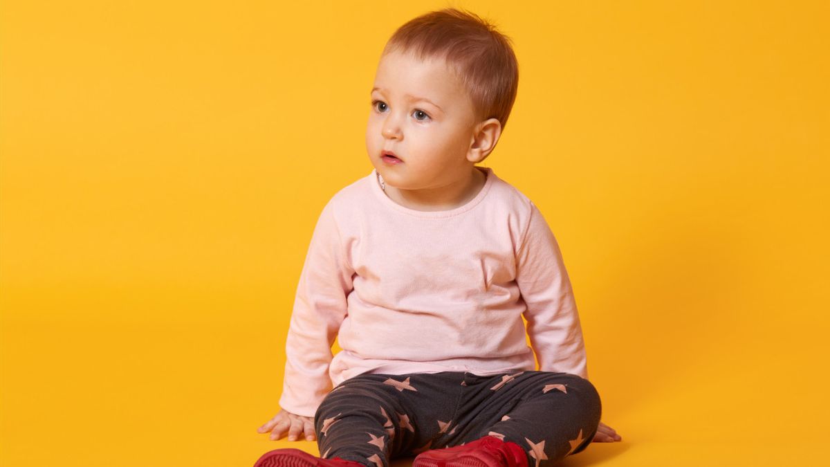 婴儿可以坐着多少岁?以下是完整的指南