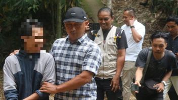西龙目岛的父亲自高中以来强奸第二任妻子Kandung的孩子被捕