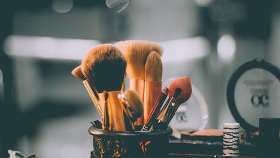 Kapan sih Waktu yang Tepat Ganti Brush Makeup? Ini Jawabannya