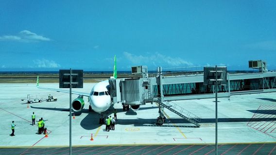 クロン・プロゴのリージェントはまだジョグジャカルタ国際空港の税の分配のためのアプリケーションを見直しています