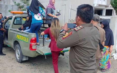 4 Wanita Muda Digiring Satpol PP Mukomuko Usai Buka Praktik Prostitusi di Rumah Kontrakan