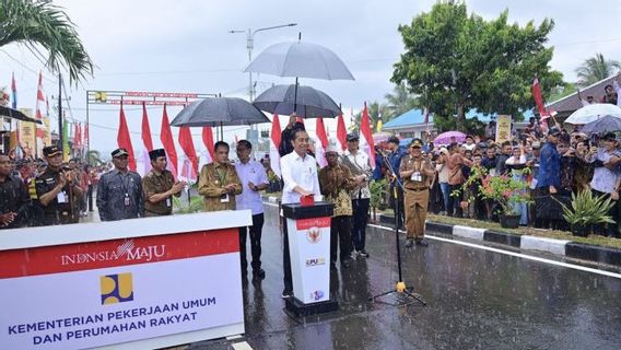 President Jokowi Inaugurates 16 Roads In Central Sulawesi